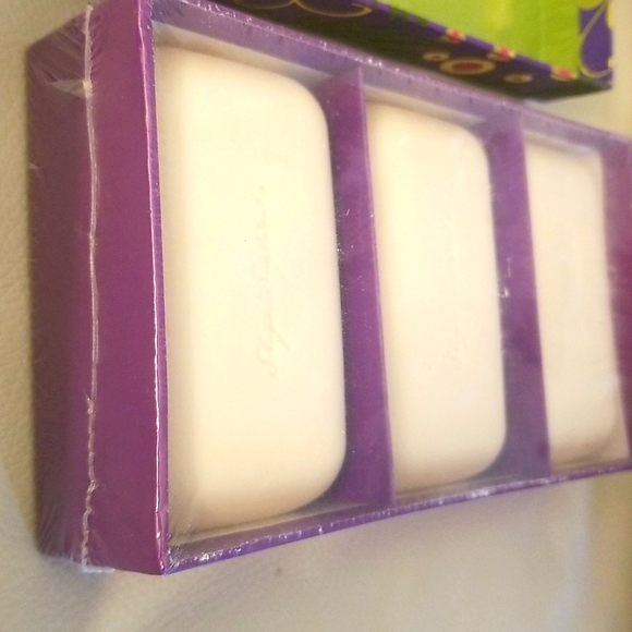 Shugar Soapworks: Winter Garden Soap in Keepsake Box - unopened - Picture 3 of 7